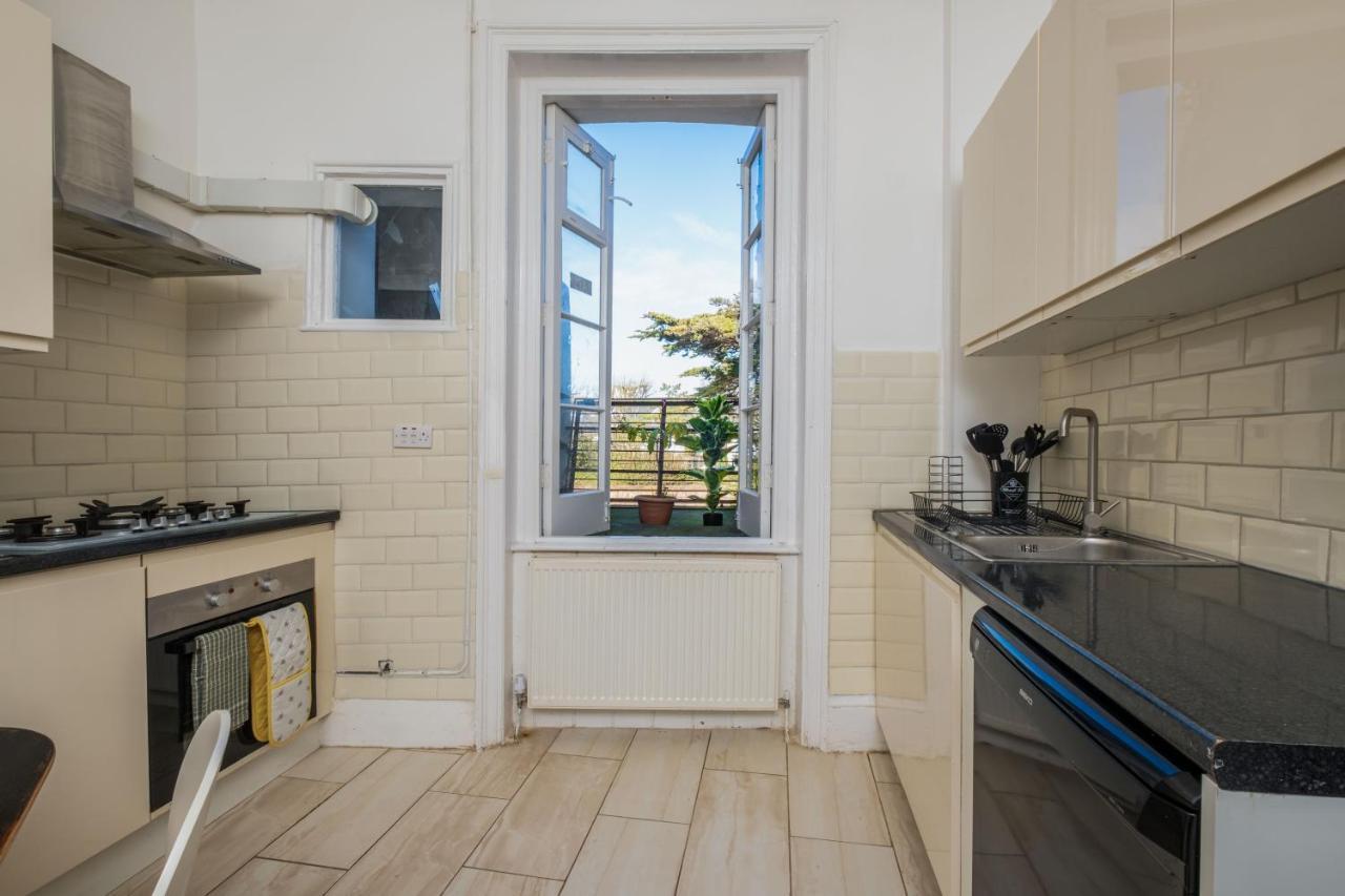 Luxury, Very And Spacious House Holiday home *