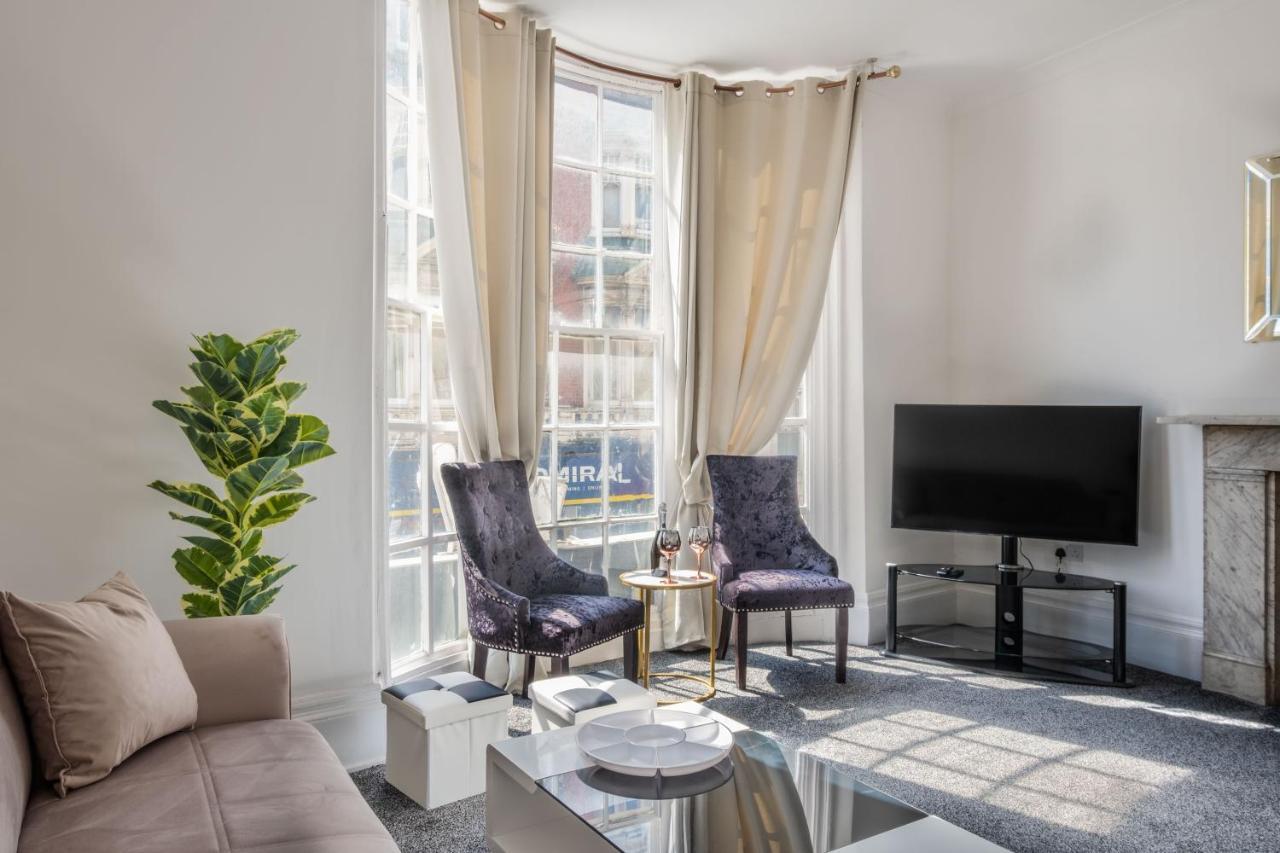 Luxury, Very And Spacious House Hébergement de vacances *