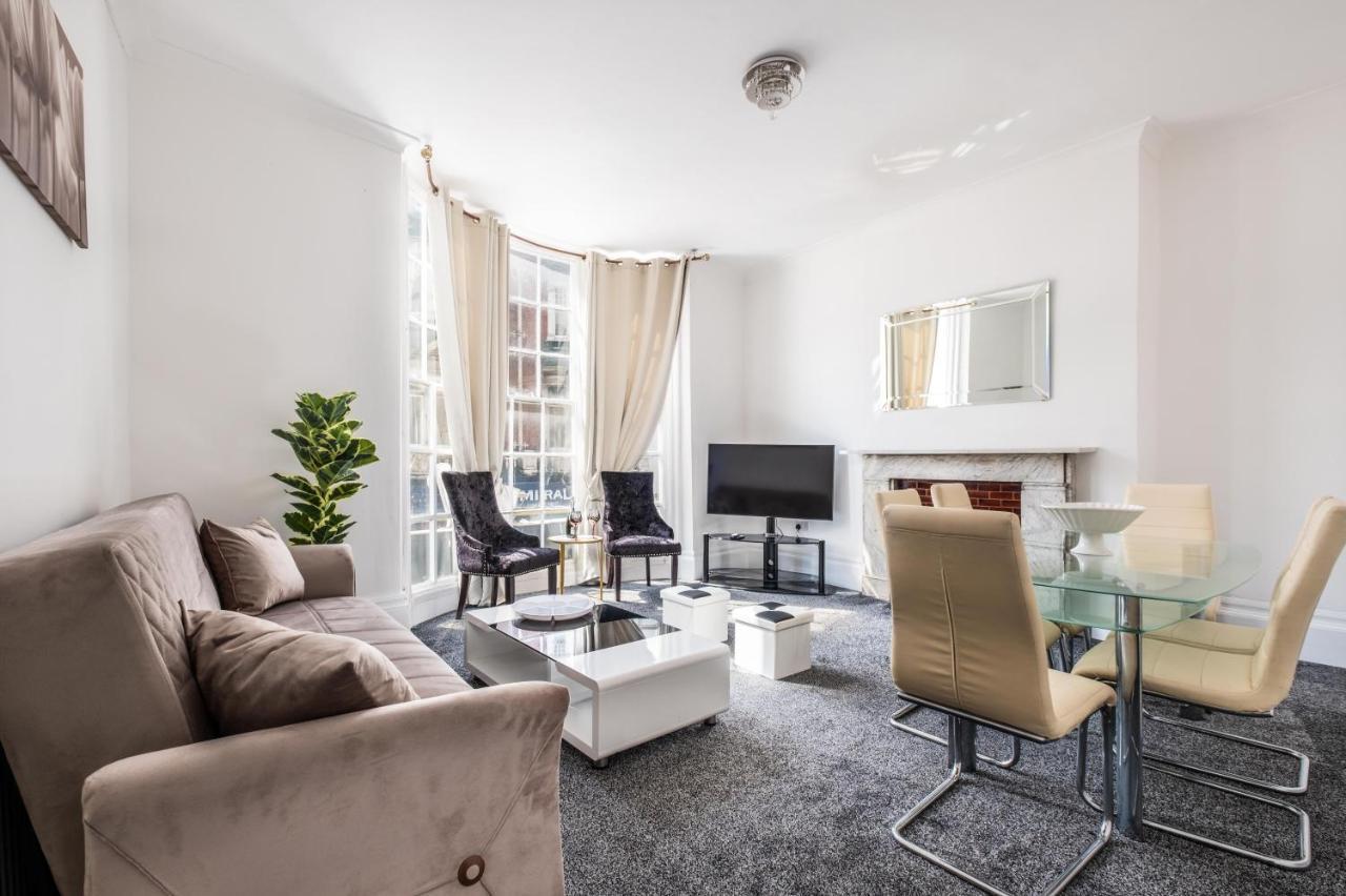 Luxury, Very And Spacious House * Hove
